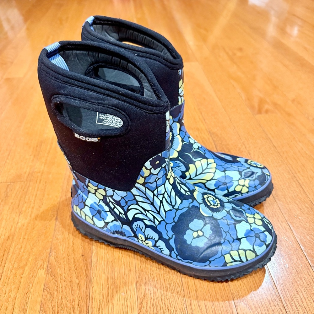 Bogs Women's 9 Classic Mid Lanai Rain Snow Winter Boots Floral Waterproof 52483